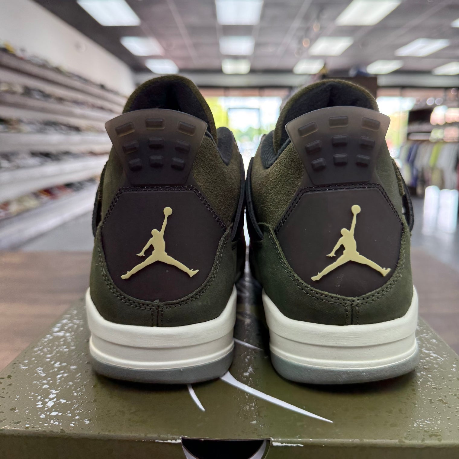 Craft Olive Jordan 4 (USED)