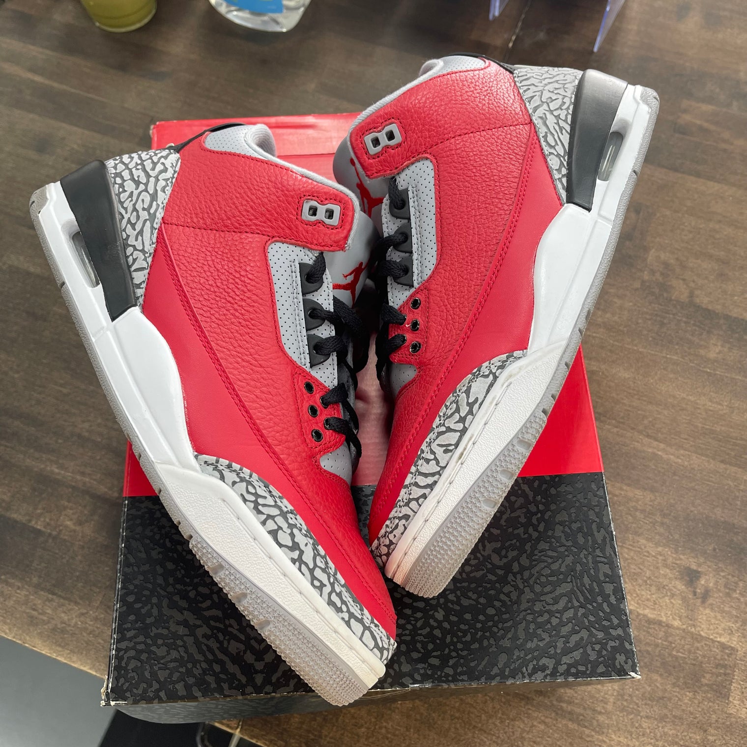 Unite Red Jordan 3 (USED)