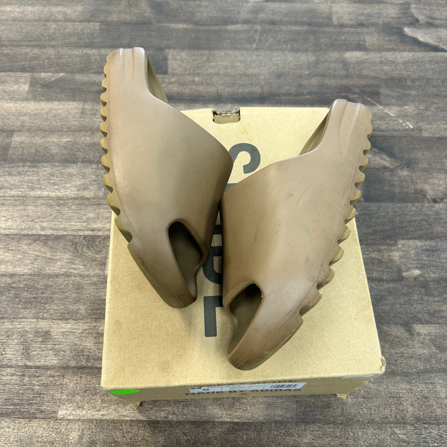 Core Yeezy Slide Original Release (USED)