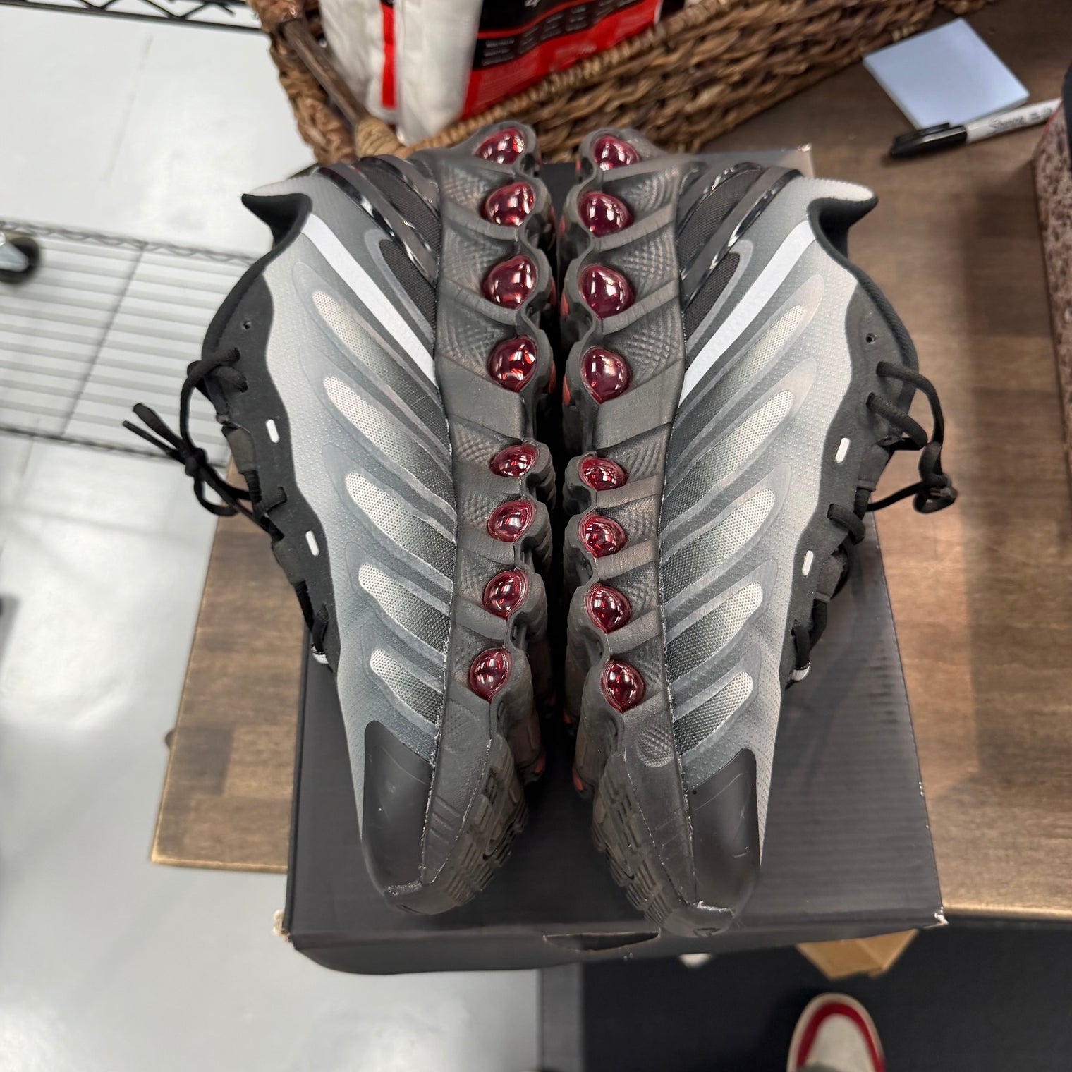 Nike Air Max Dn8 Black Gym Red (US 10.5) (USED)