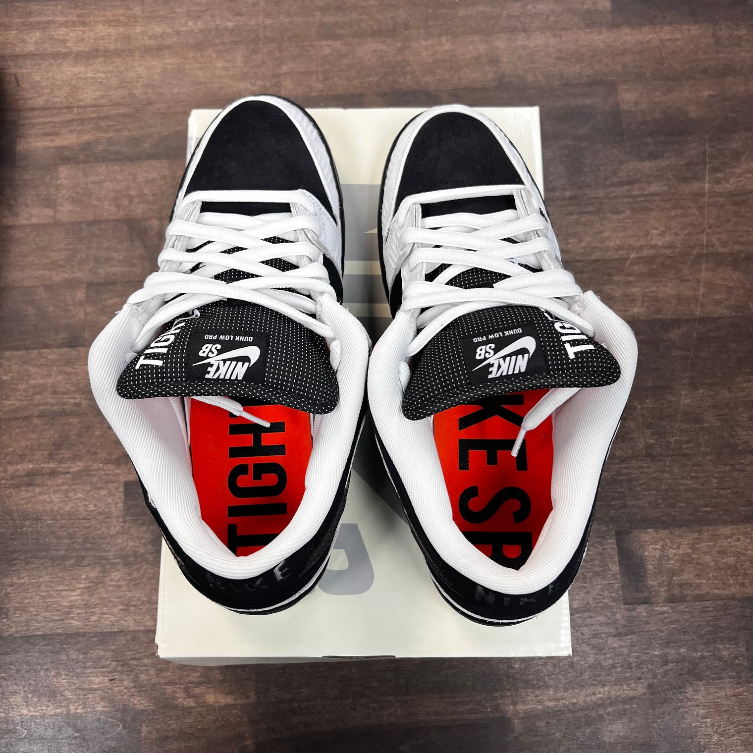 Tightbooth SB Dunk Low (USED)