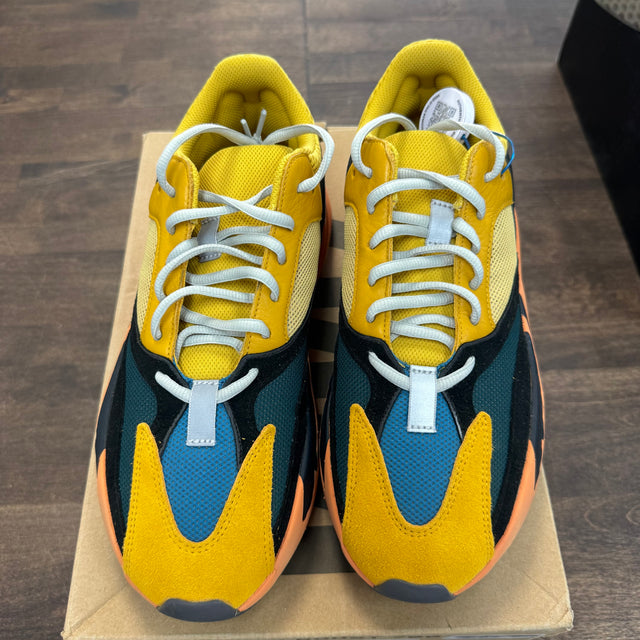 Sun Yeezy 700 (USED)