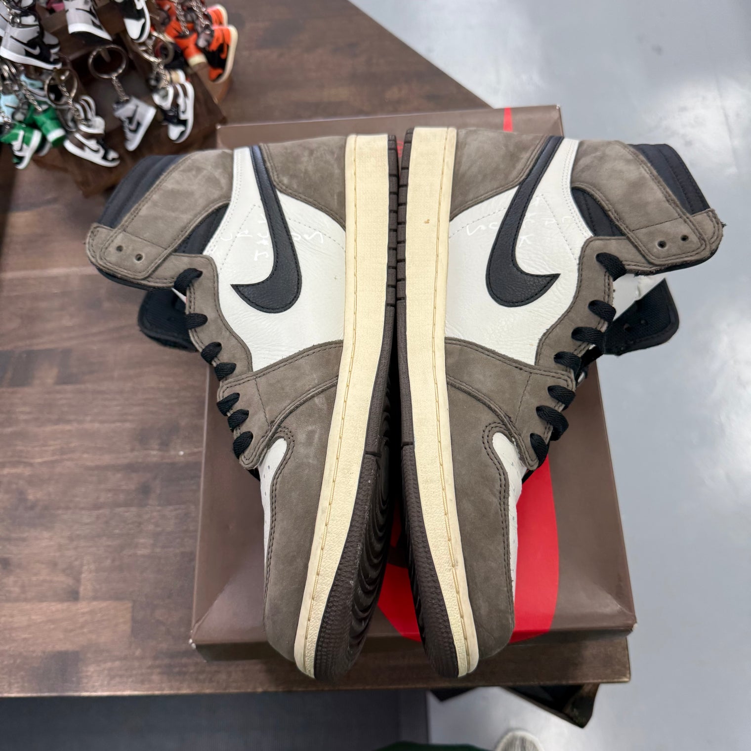 Travis Scott Mocha Jordan 1 Retro High OG SP (USED)