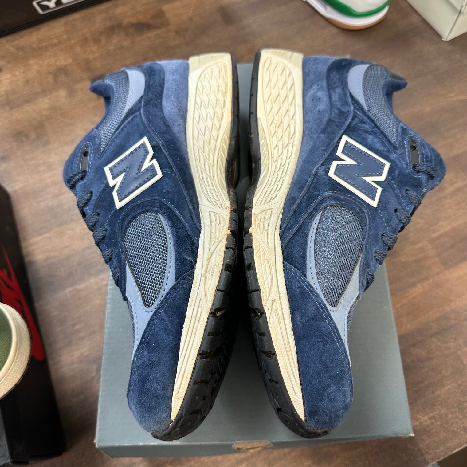 Gore Tex New Balance 2002R Navy (USED)