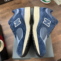 Gore Tex New Balance 2002R Navy (USED)