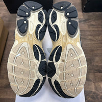 Gold Saucony Progrid Omni 9 (USED)