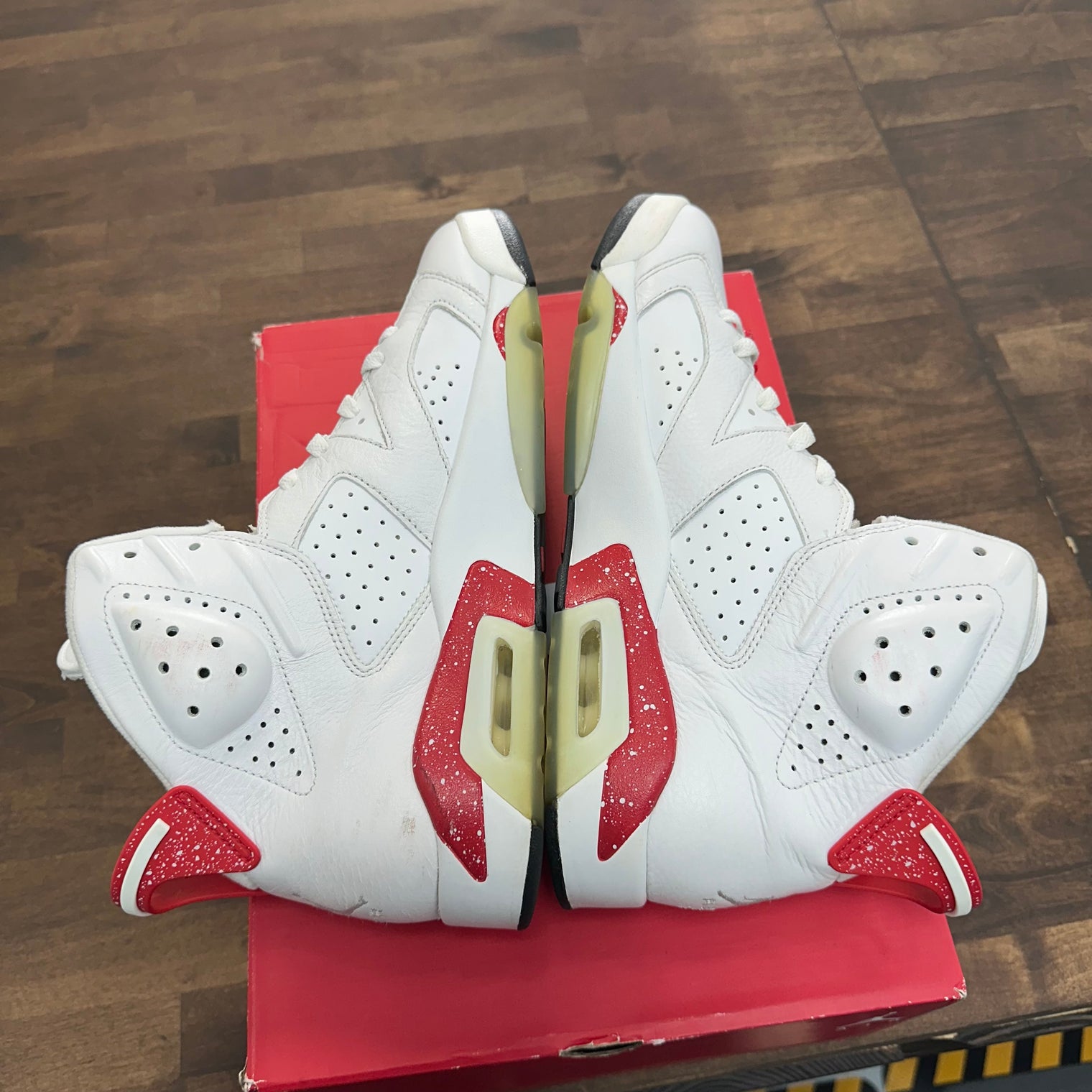 Red Oreo Jordan 6 Retro (USED)