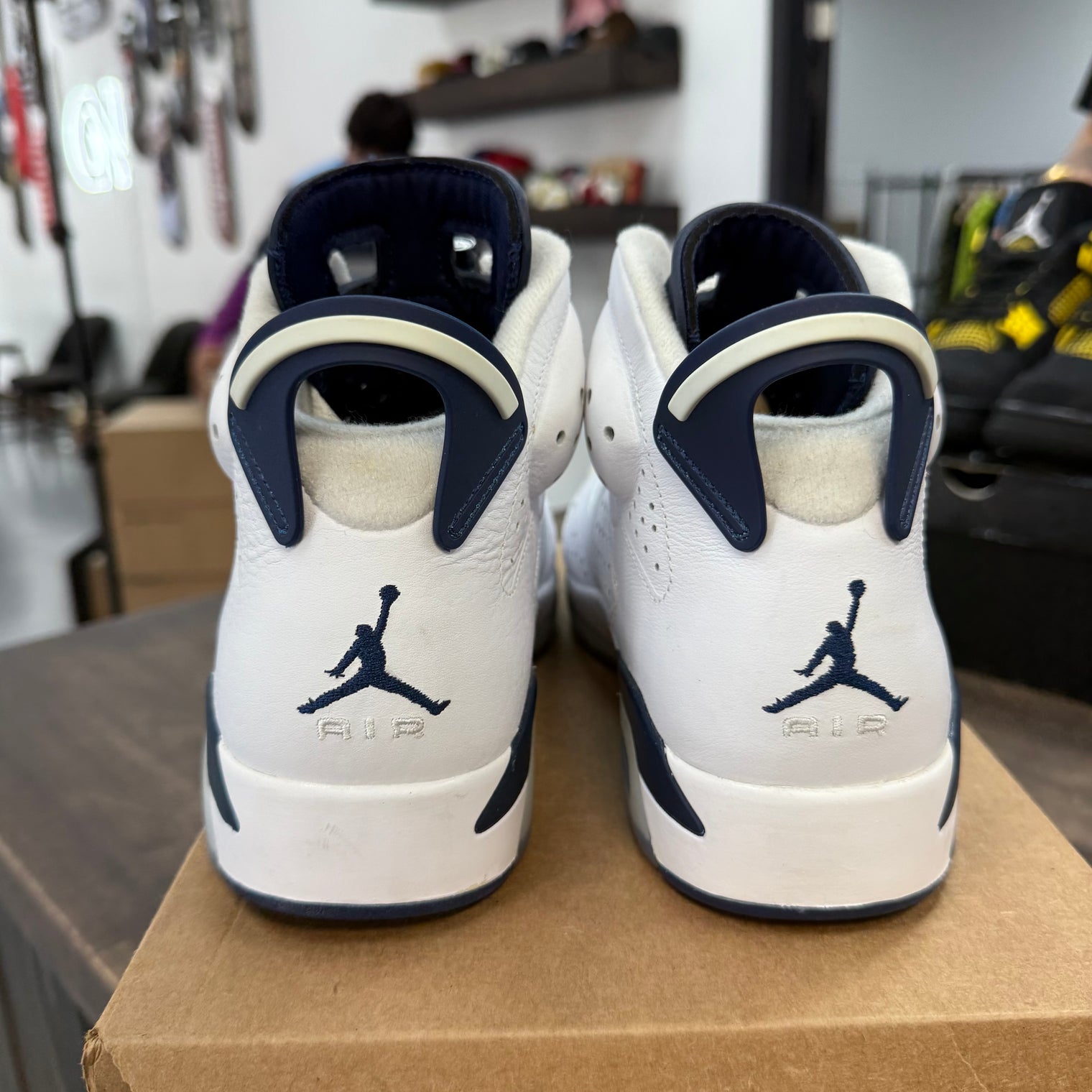 Midnight Navy Jordan 6 Retro (Used, No Box)
