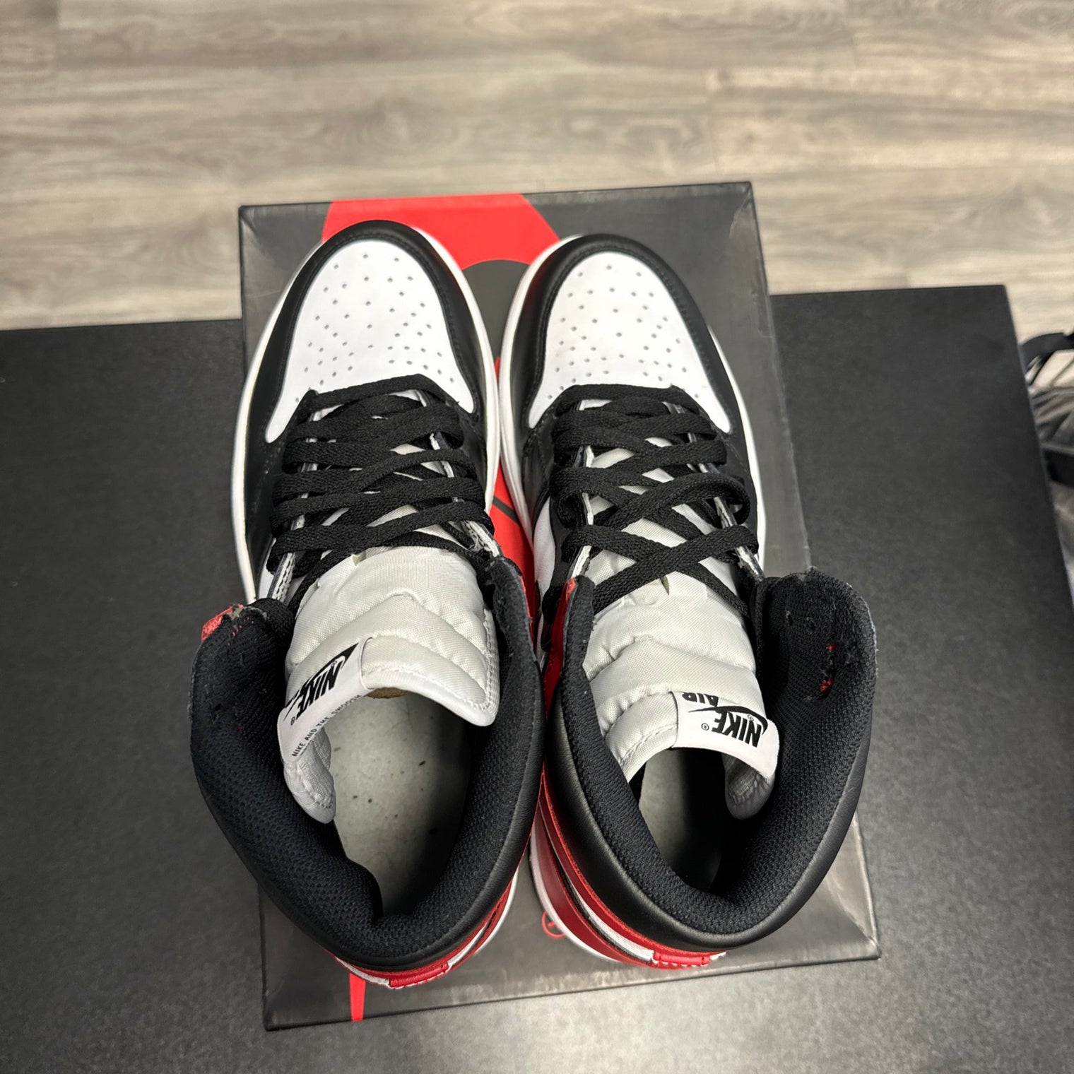 Black Toe Jordan 1 High (USED)