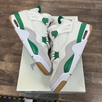 Pine Green SB Jordan 4 (USED)