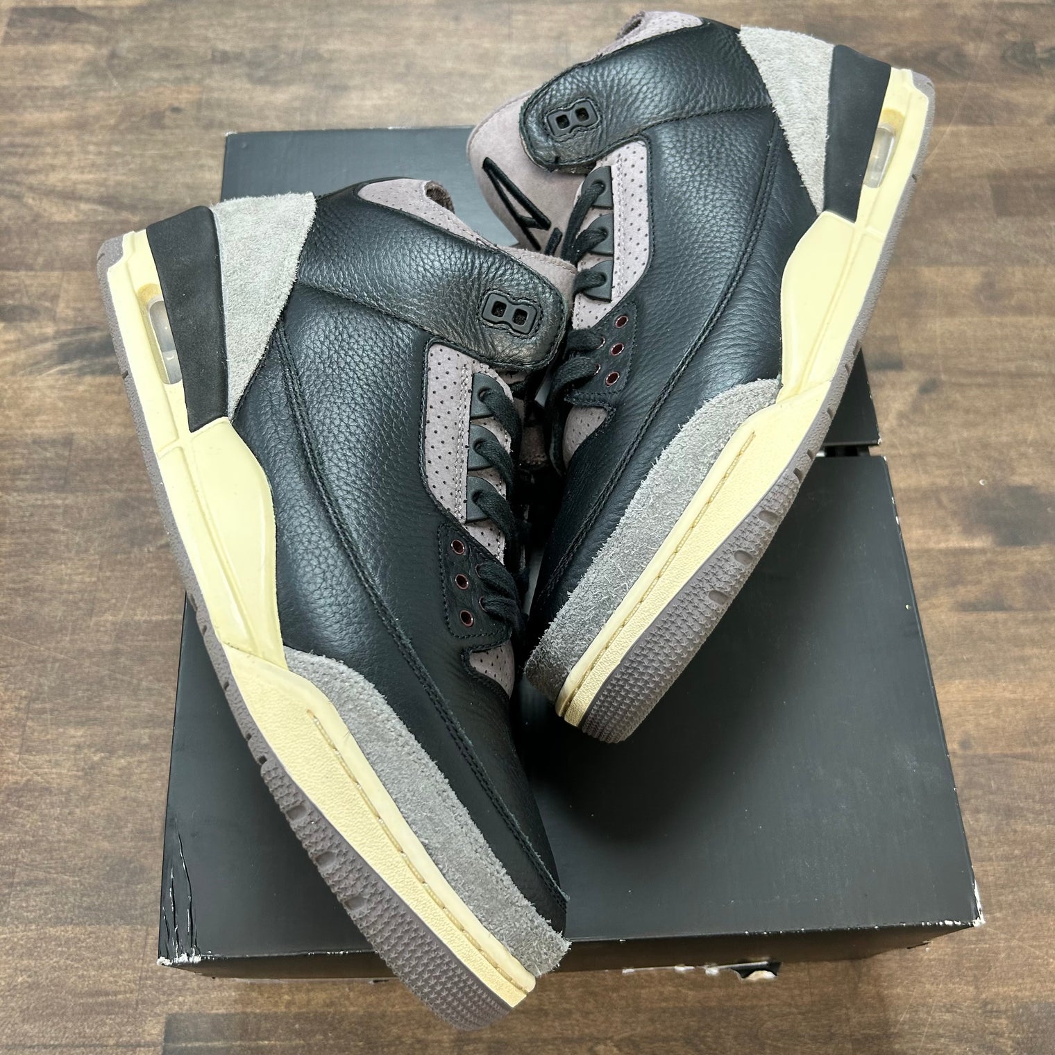 A Ma Maniere Sleeping Jordan 3 (W) (USED)