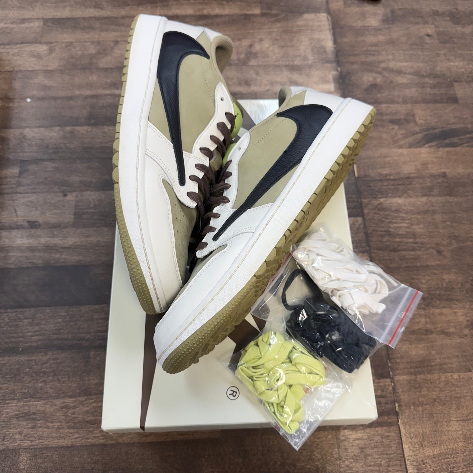 Travis Scott Nuetral Jordan 1 Retro Low Golf (USED)