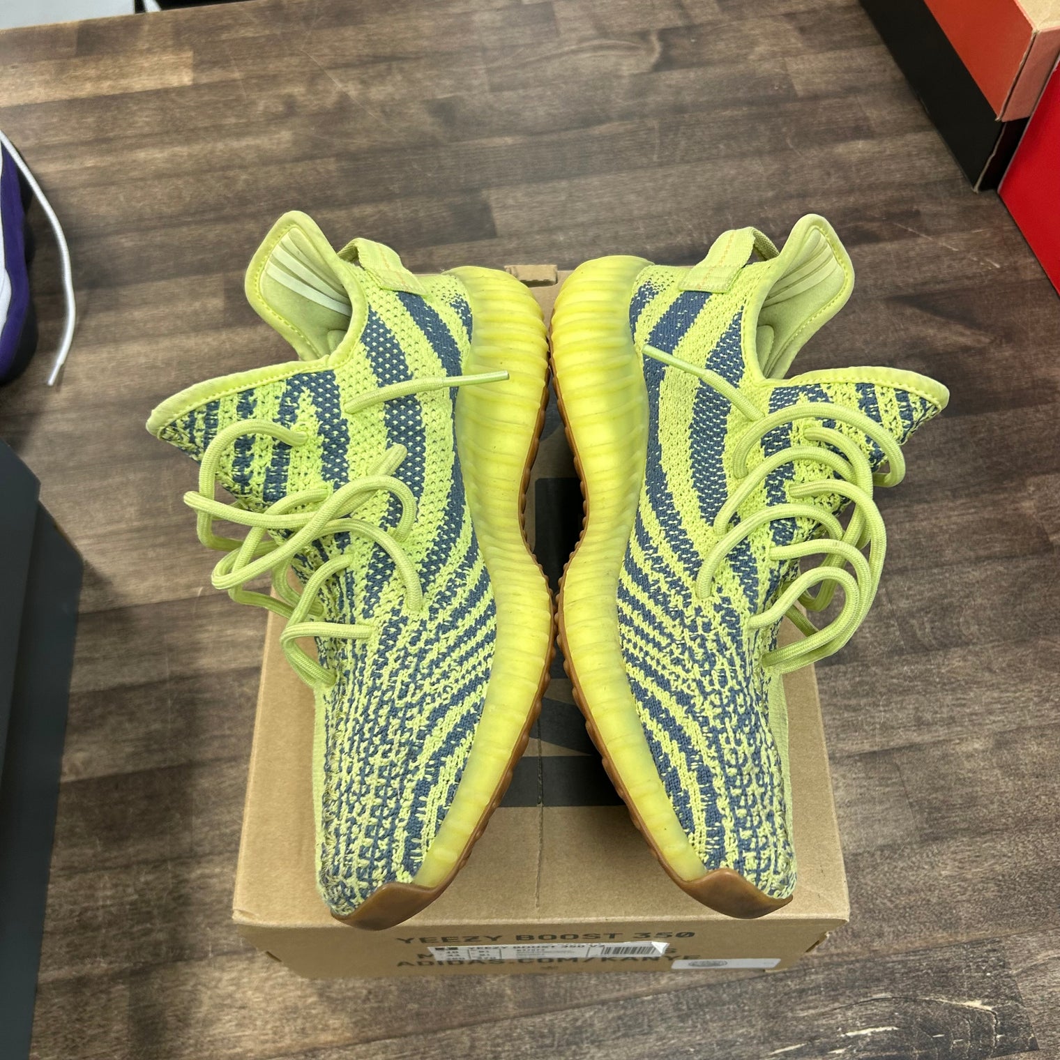 Semi Frozen Yellow adidas Yeezy Boost 350 V2 (USED)