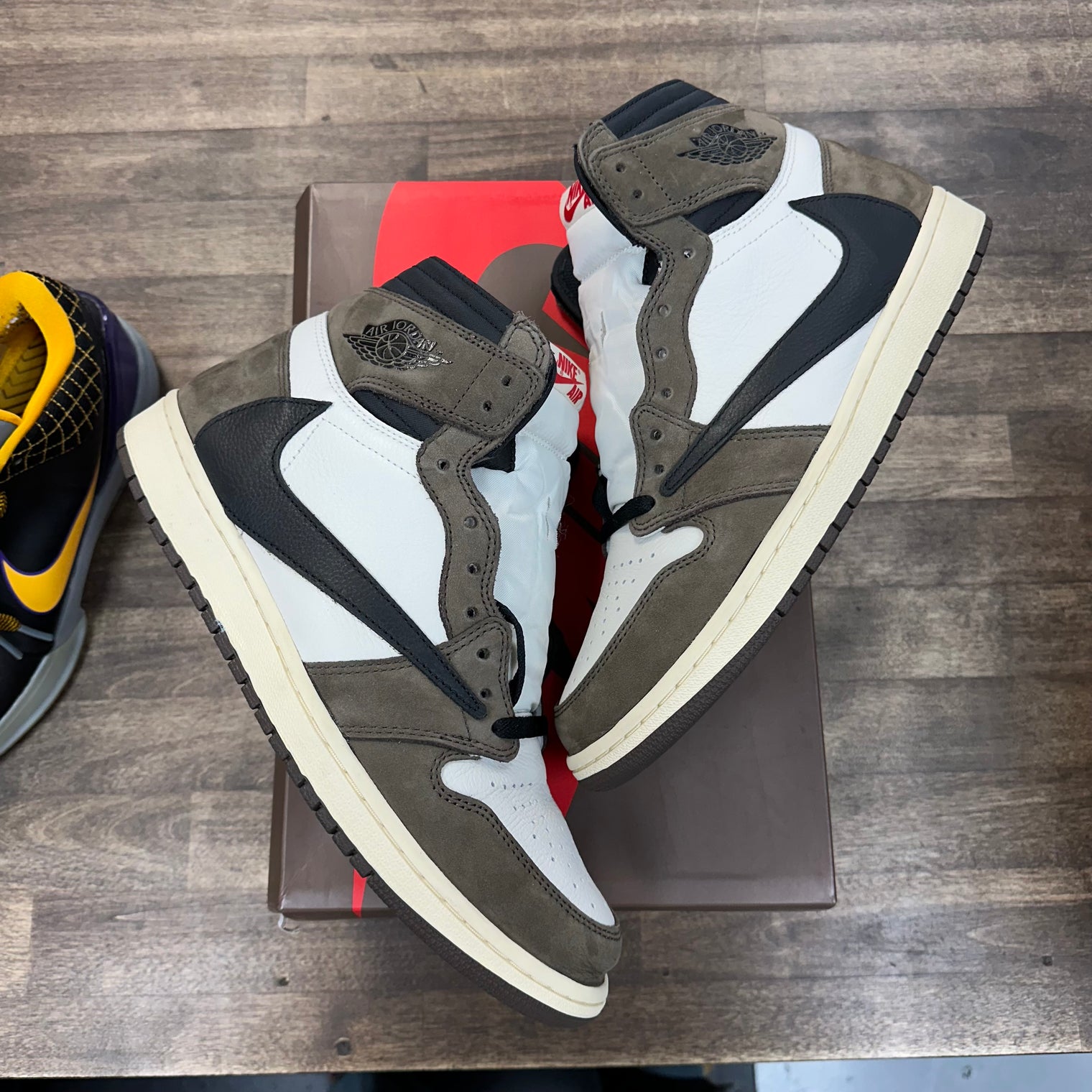 Travis Scott Mocha Jordan 1 High (USED)