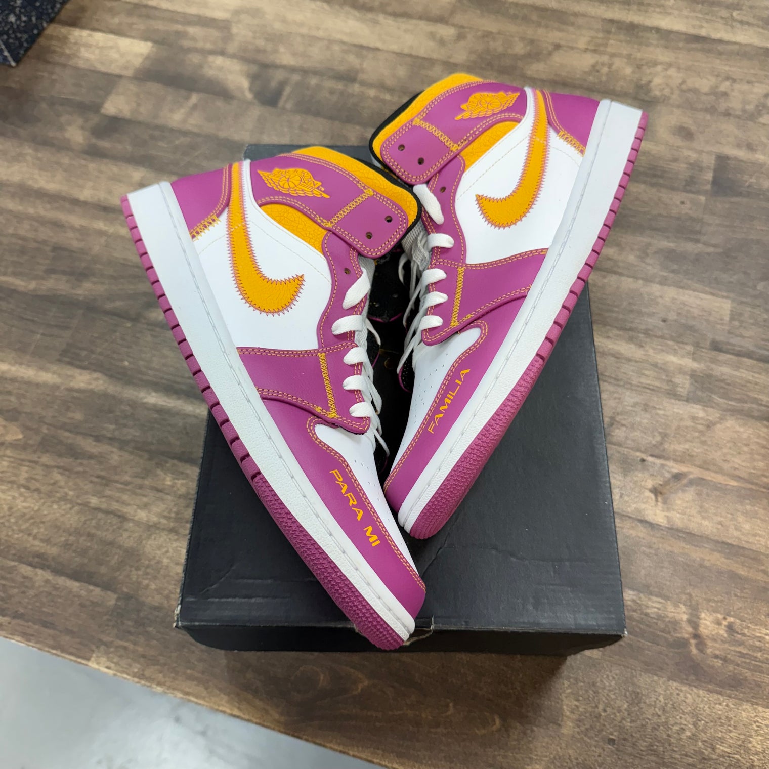 Dia De los Muertos Jordan 1 Mid (USED)