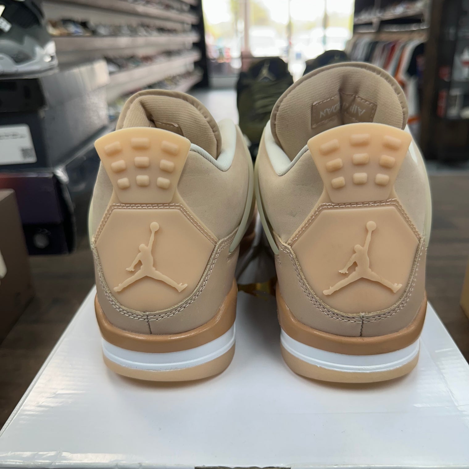 Shimmer Jordan 4 (W) (USED)