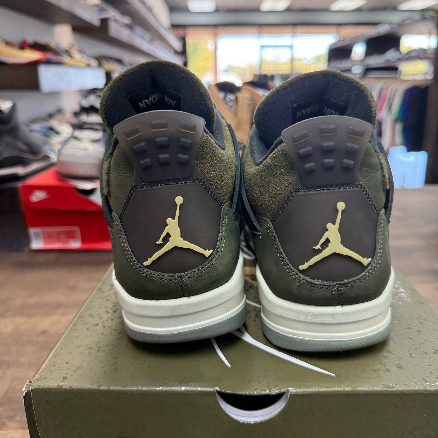 Craft Medium Olive Jordan 4 Retro (USED)