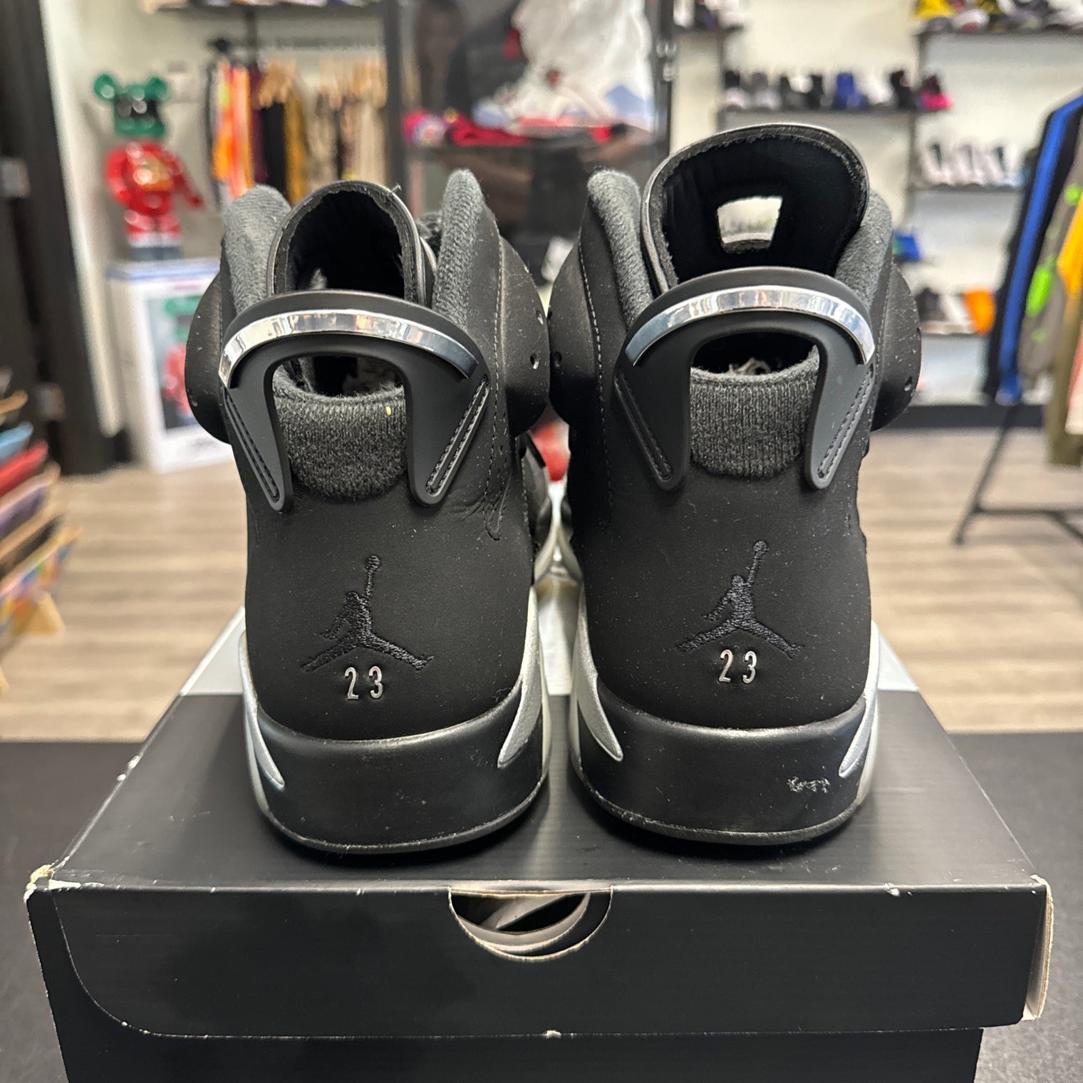 Chrome Jordan 6 (USED)