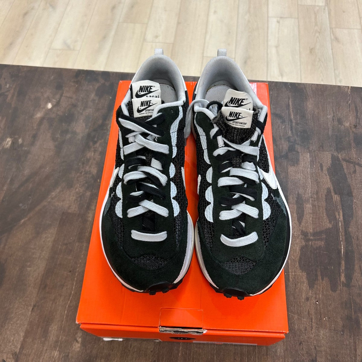 Nike Vaporwaffle sacai Black White - Image 2