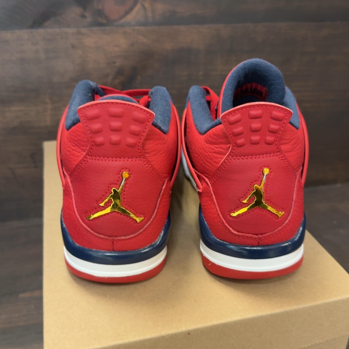 Jordan 4 Retro FIBA (2019) Size 8.5 (Pre-Owned) - Image 4