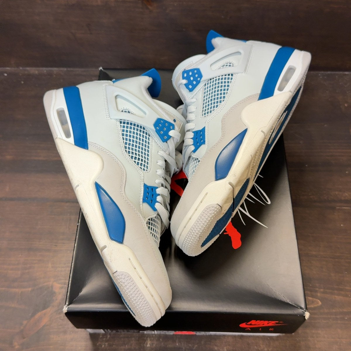 Jordan 4 Retro Military Blue (2024) - Image 2
