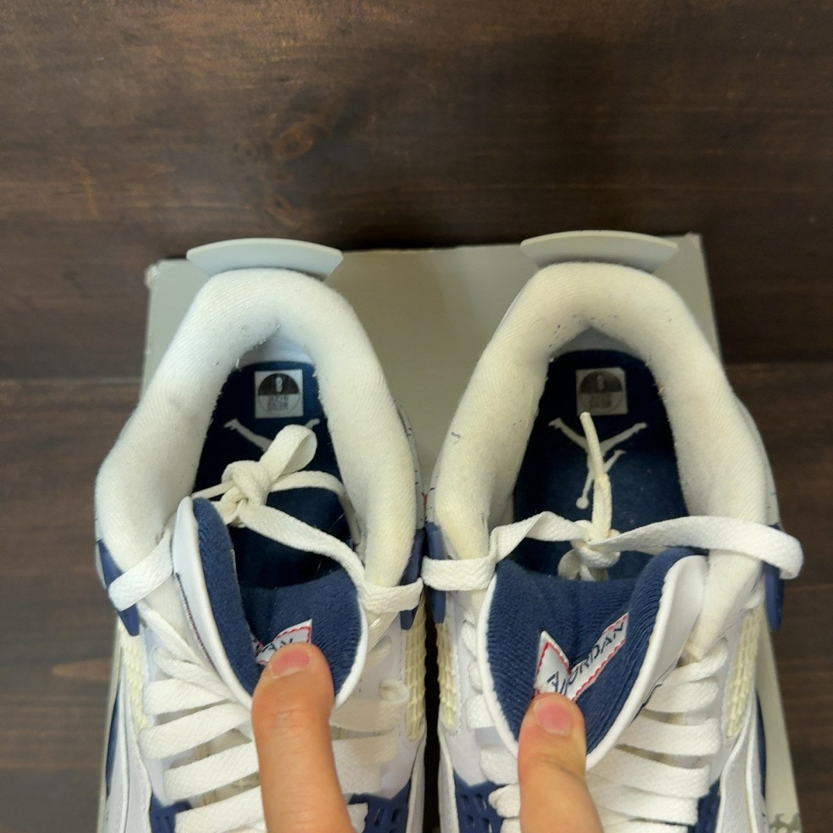 Jordan 4 Retro Midnight Navy Size 8 (Pre-Owned) - Image 4