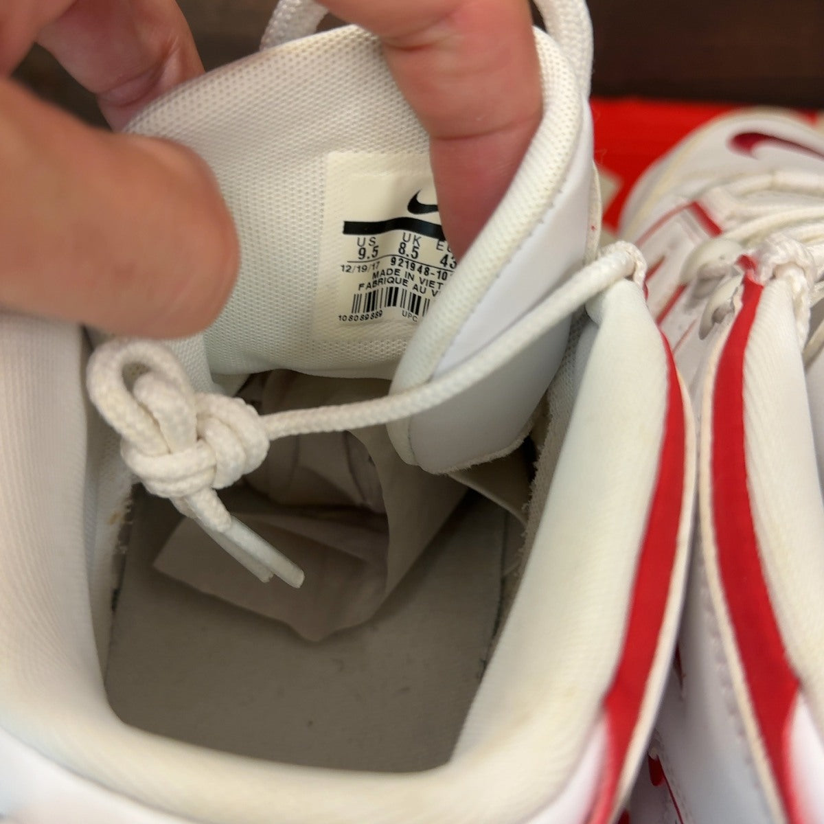 Nike Air More Uptempo White Varsity Red Outline Size 9.5 (Pre-Owned) - aux