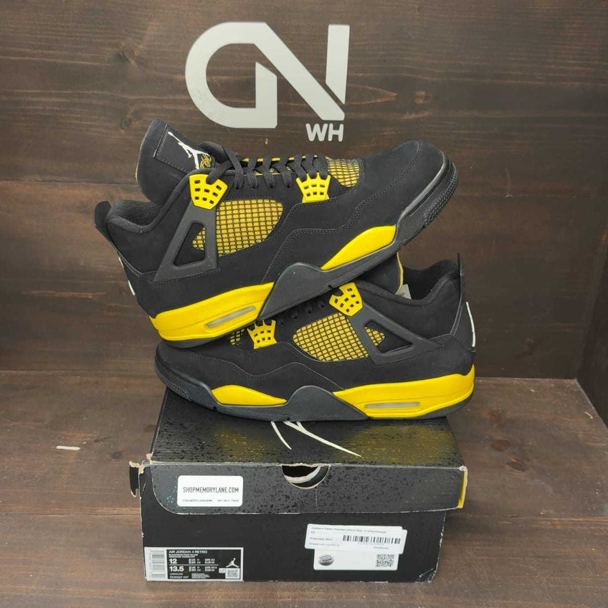 Jordan 4 Retro Thunder (2023) Size 12 (Pre-Owned) - front