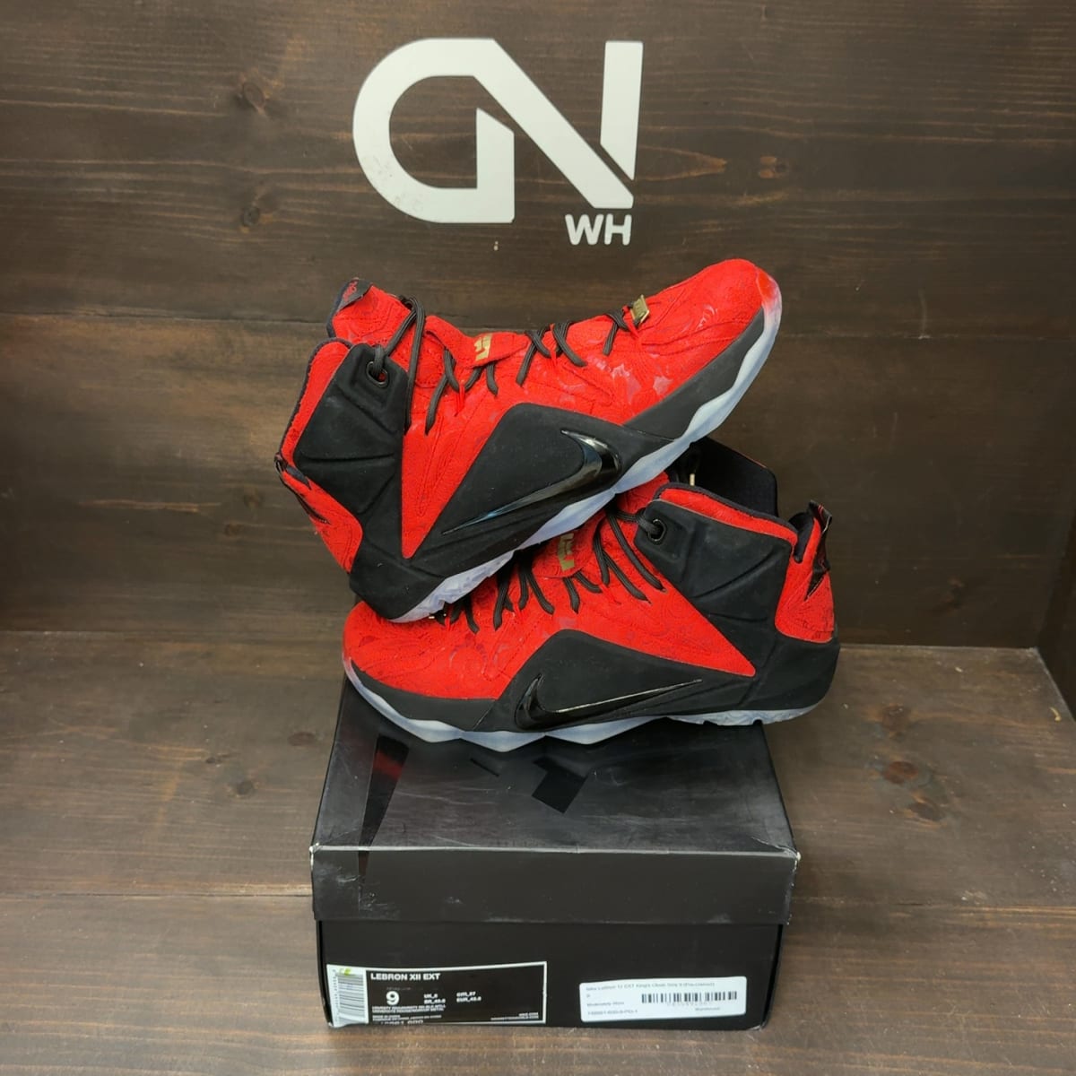 Nike LeBron 12 EXT King's Cloak Size 9 (Pre-Owned) - front