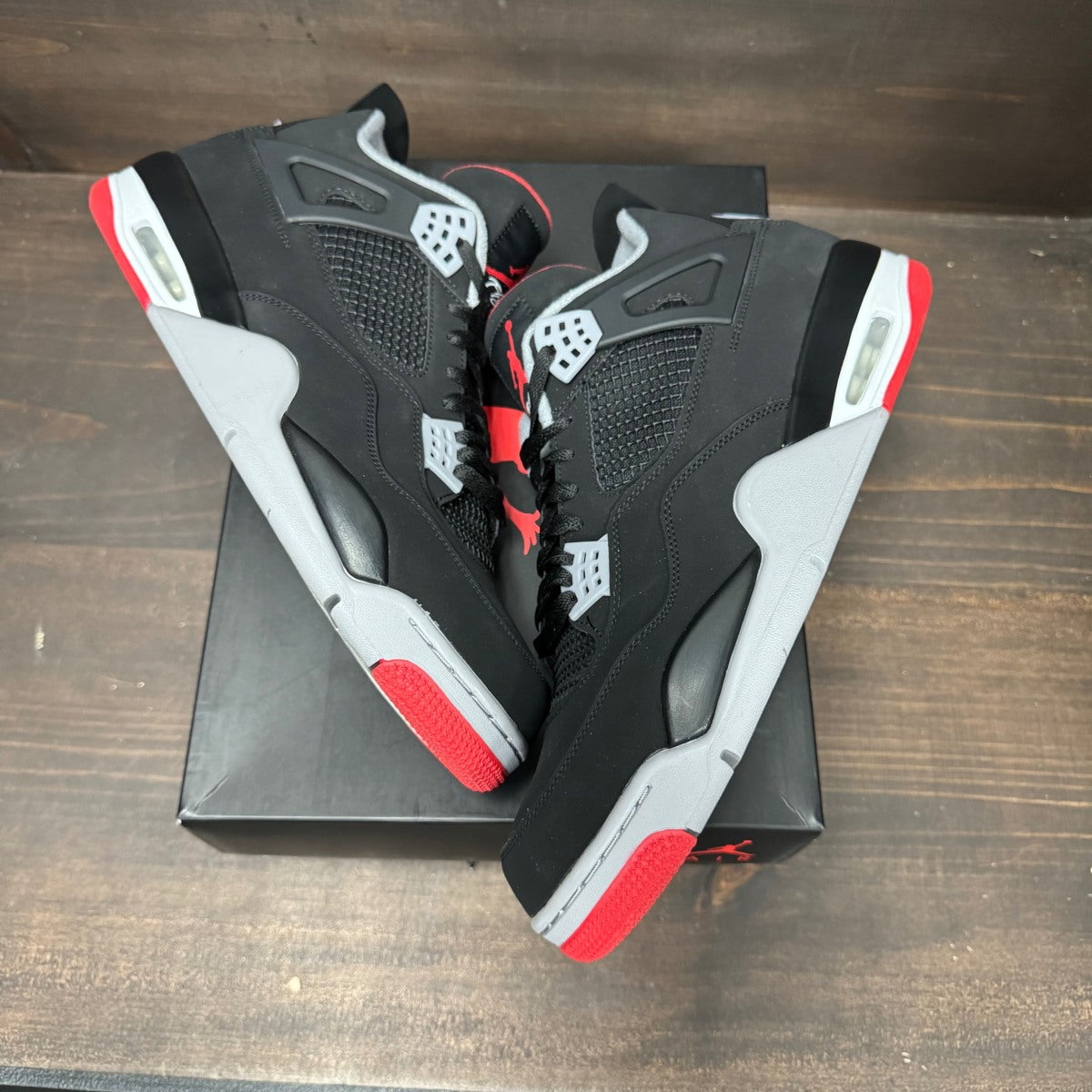 Jordan 4 Retro Bred (2019) - Image 2