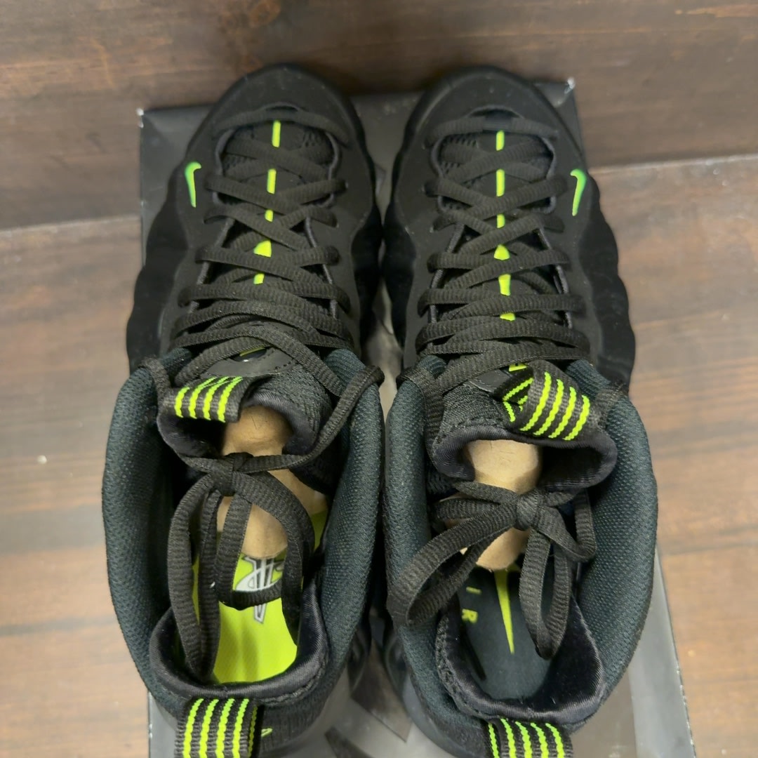 Nike Air Foamposite One Black Volt - Image 5
