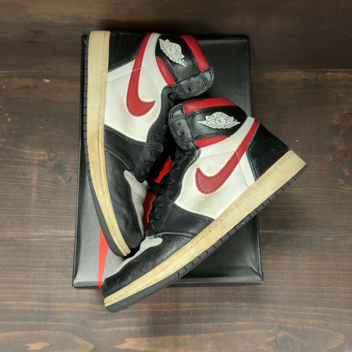 Jordan 1 Retro High Black Gym Red - Image 2