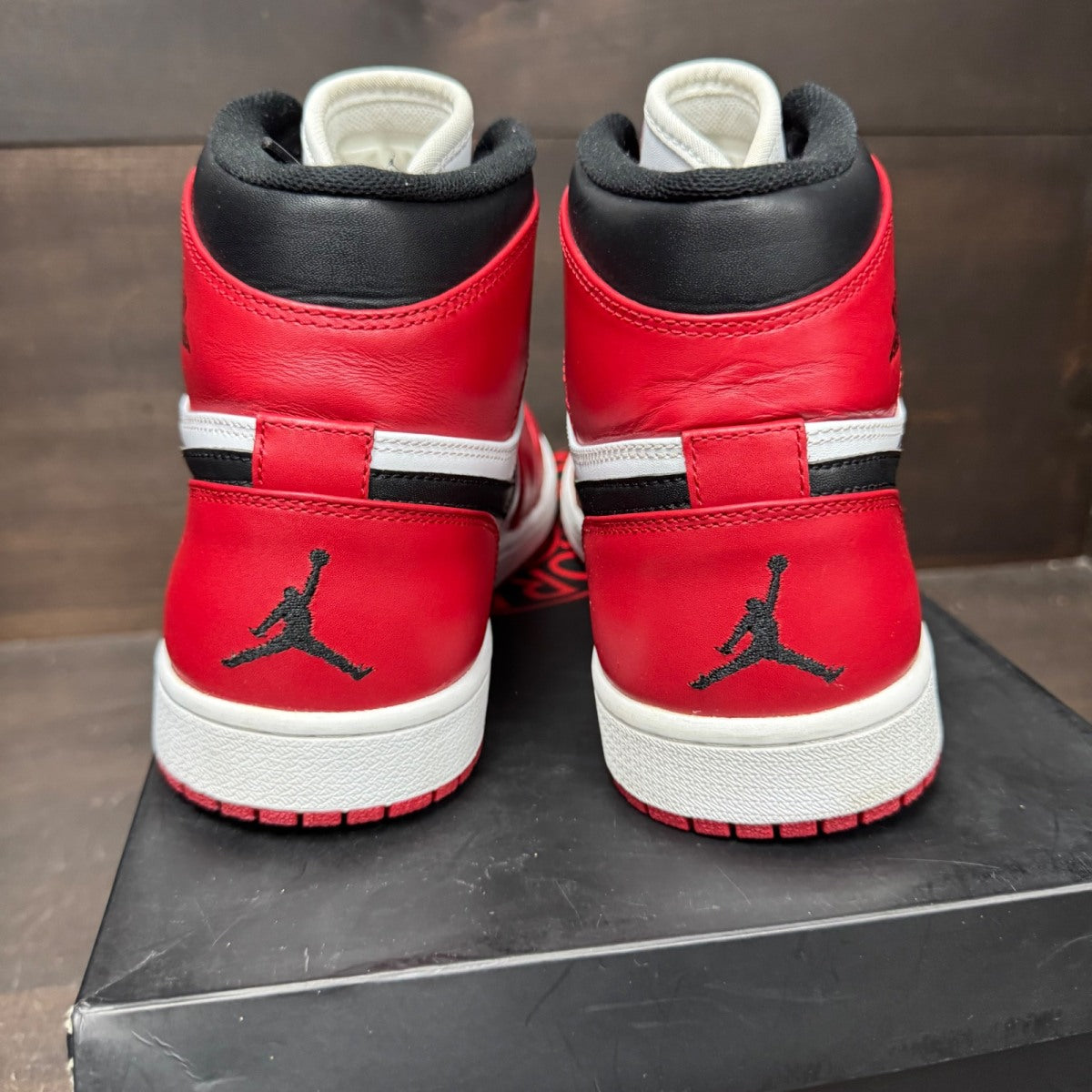 Jordan 1 Retro Chicago (2013) Size 10.5 (Pre-Owned) - sole
