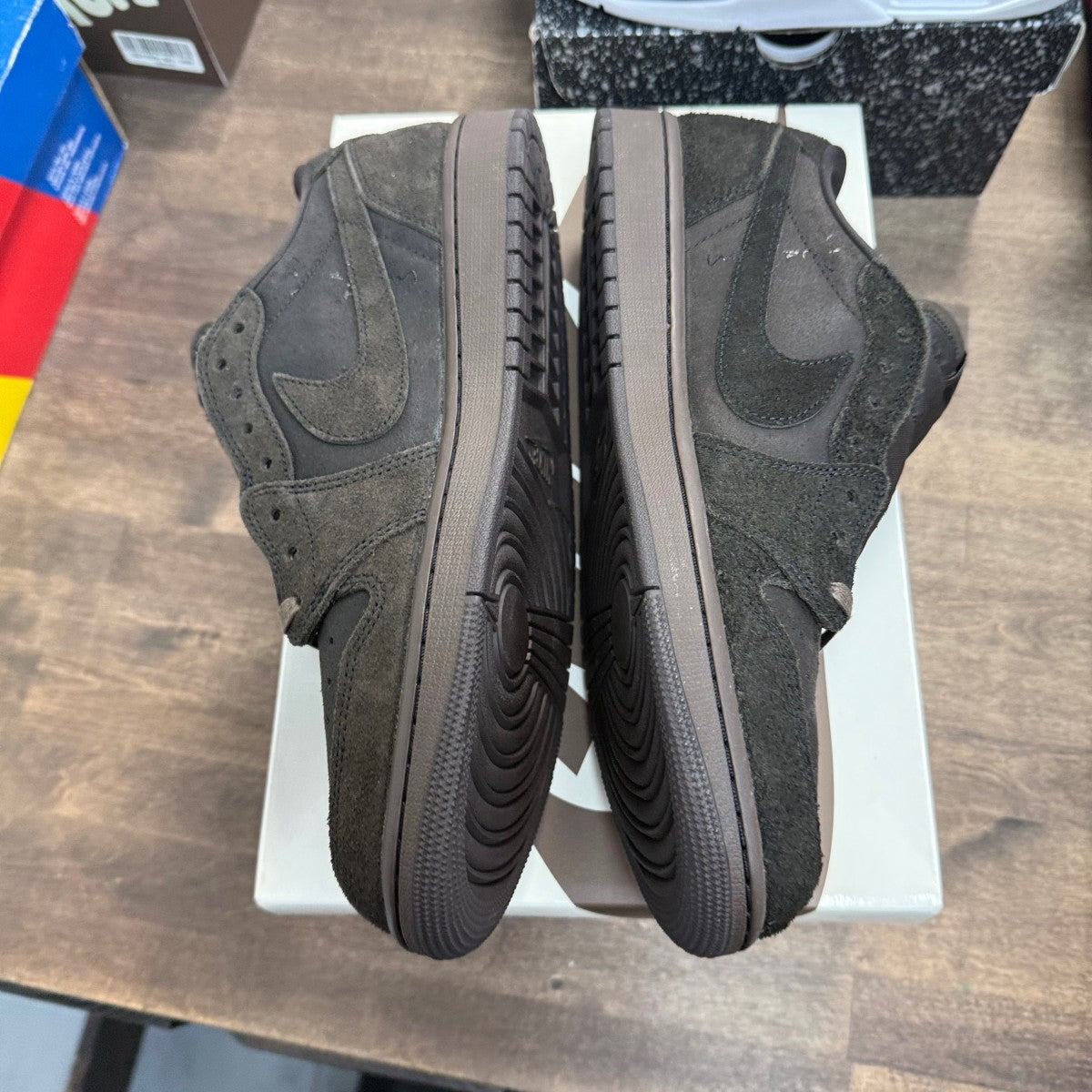 Jordan 1 Retro Low OG SP Travis Scott Velvet Brown - Image 3