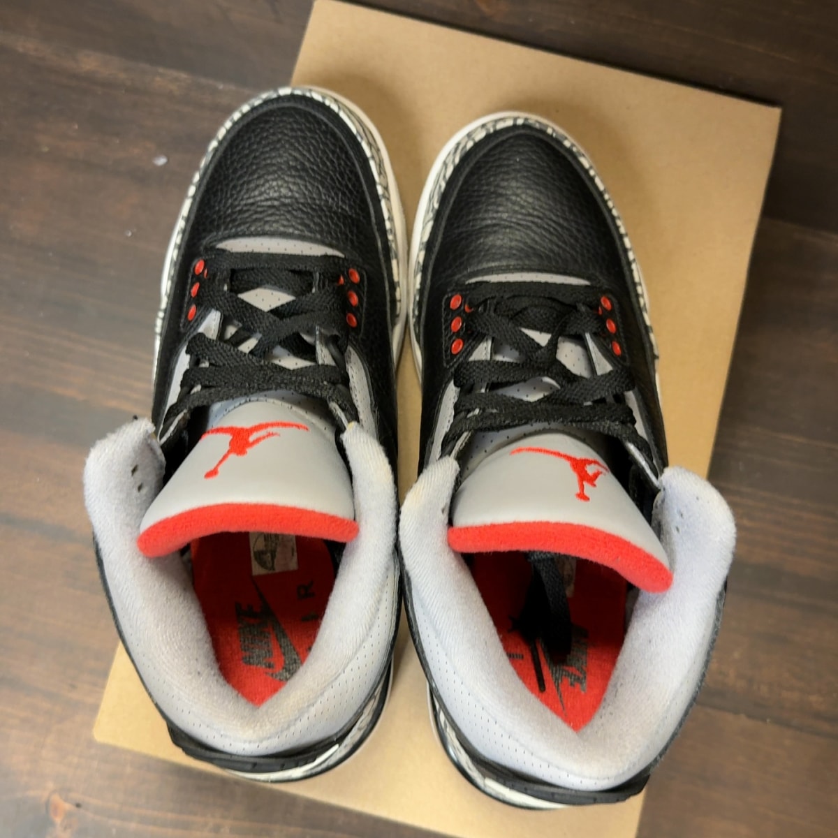 Jordan 3 Retro Black Cement (2018) Size 8.5 (Pre-Owned) - Image 5