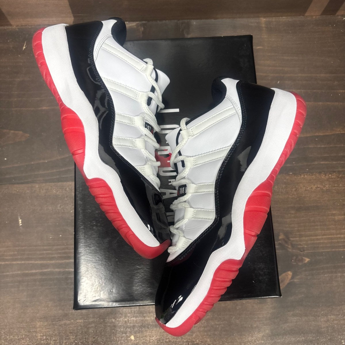 Jordan 11 Retro Low Concord Bred Size 10 (Pre-Owned)