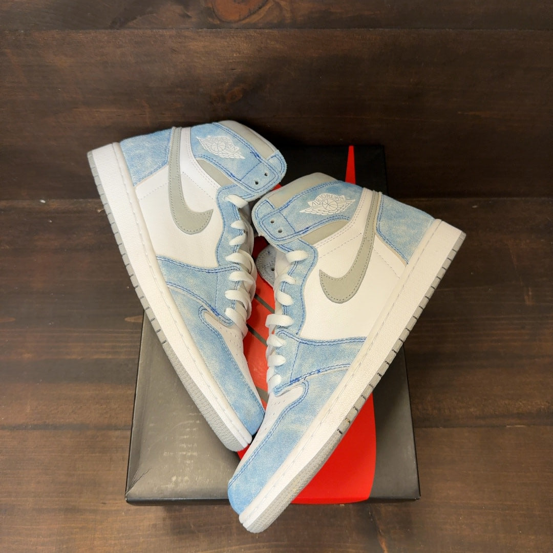 Jordan 1 Retro High OG Hyper Royal - Image 2