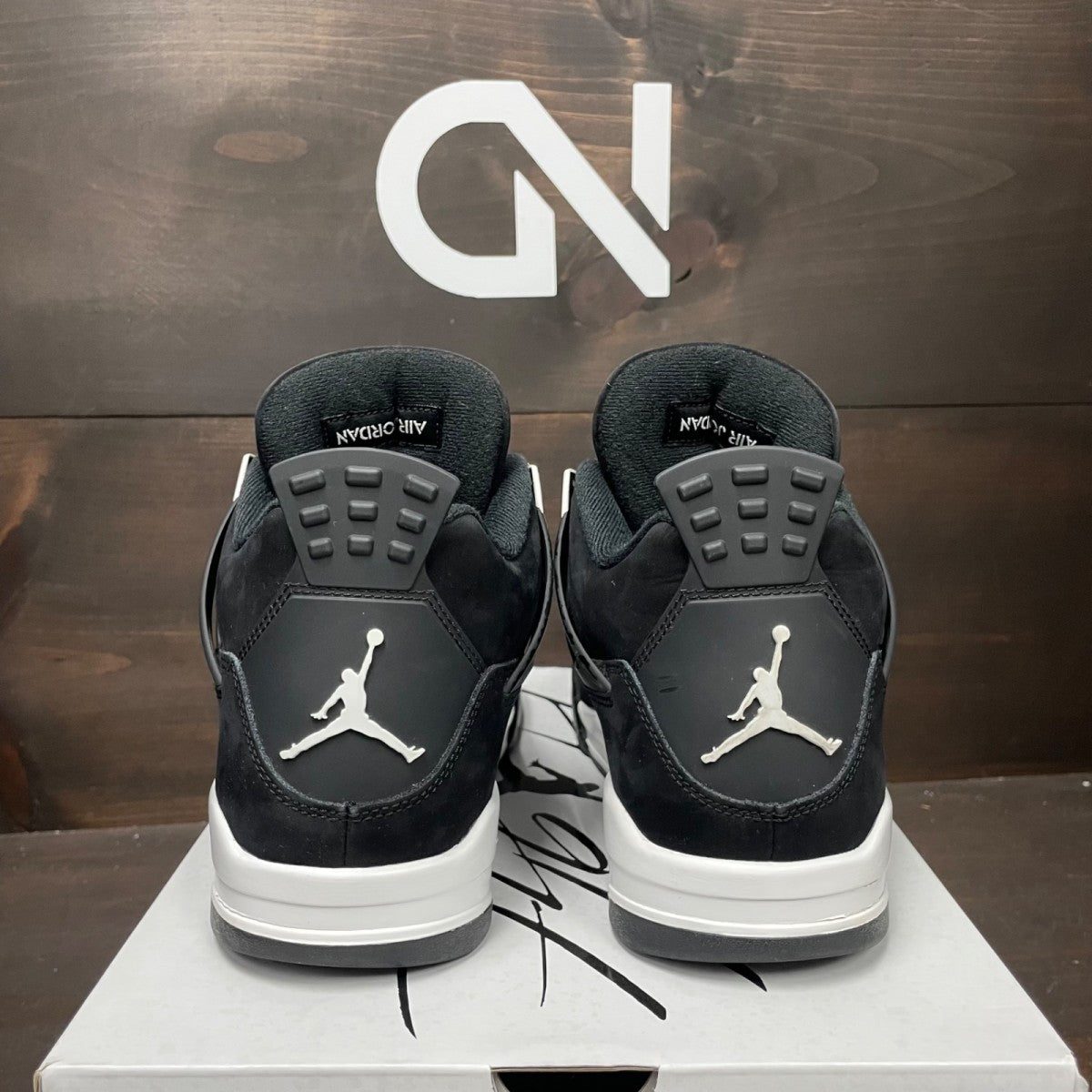 Jordan 4 Retro White Thunder - Image 3
