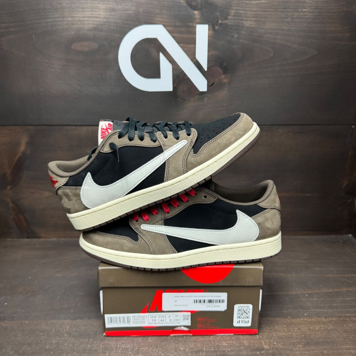 Jordan 1 Retro Low OG SP Travis Scott Mocha Size 10 (Pre-Owned) - Image 1