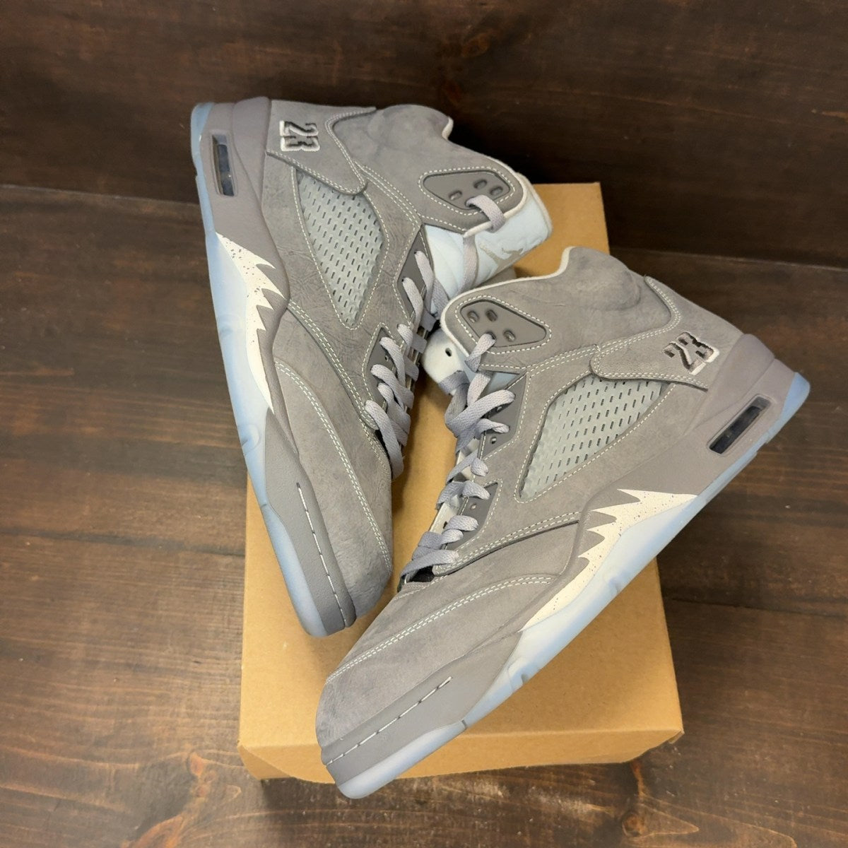 Jordan 5 Retro Wolf Grey (2026) Size 13 (Pre-Owned) - Image 2