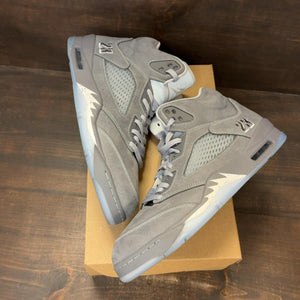 Jordan 5 Retro Wolf Grey (2026) Size 13 (Pre-Owned) - Image 2