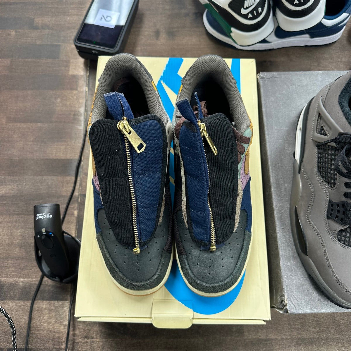 Nike Air Force 1 Low Travis Scott Cactus Jack - Image 2