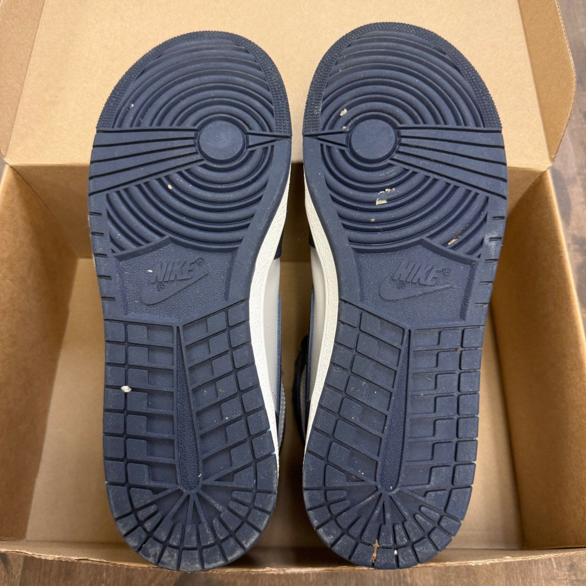 Jordan 1 Retro High '85 Georgetown Size 10.5 (Pre-Owned) - Image 5