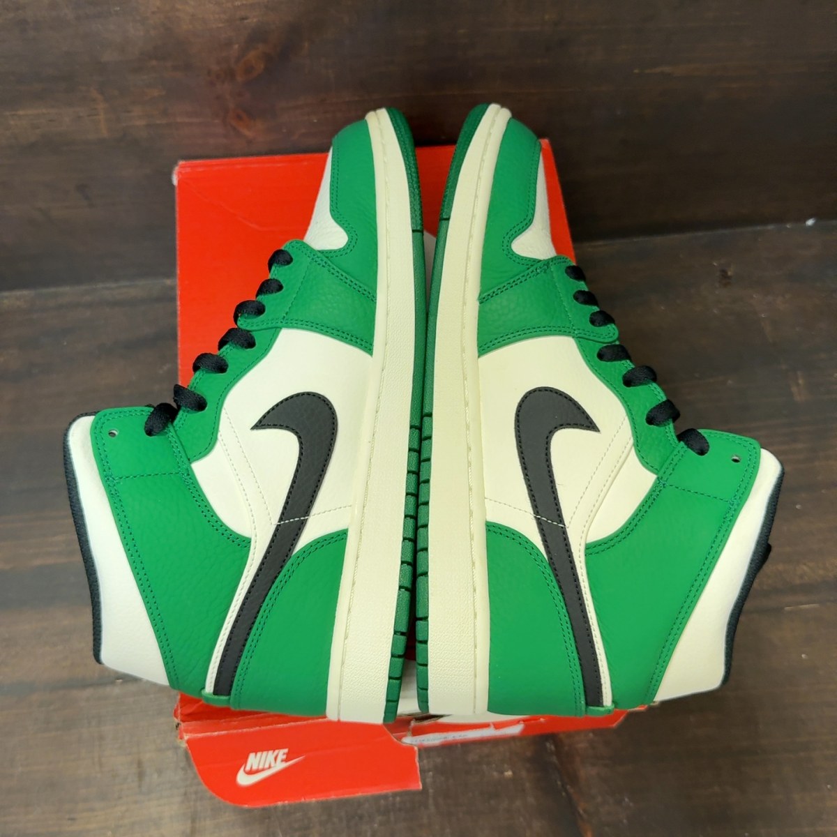 Jordan 1 Mid Pine Green Size 11 (Pre-Owned) - Image 5