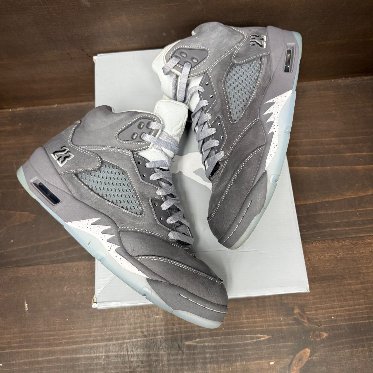 Jordan 5 Retro Wolf Grey (2026) Size 9 (Pre-Owned)