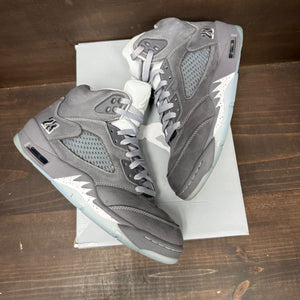 Jordan 5 Retro Wolf Grey (2026) Size 9 (Pre-Owned)