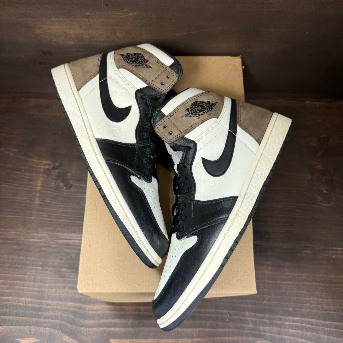 Jordan 1 Retro High Dark Mocha Size 10 (Pre-Owned) - Image 2