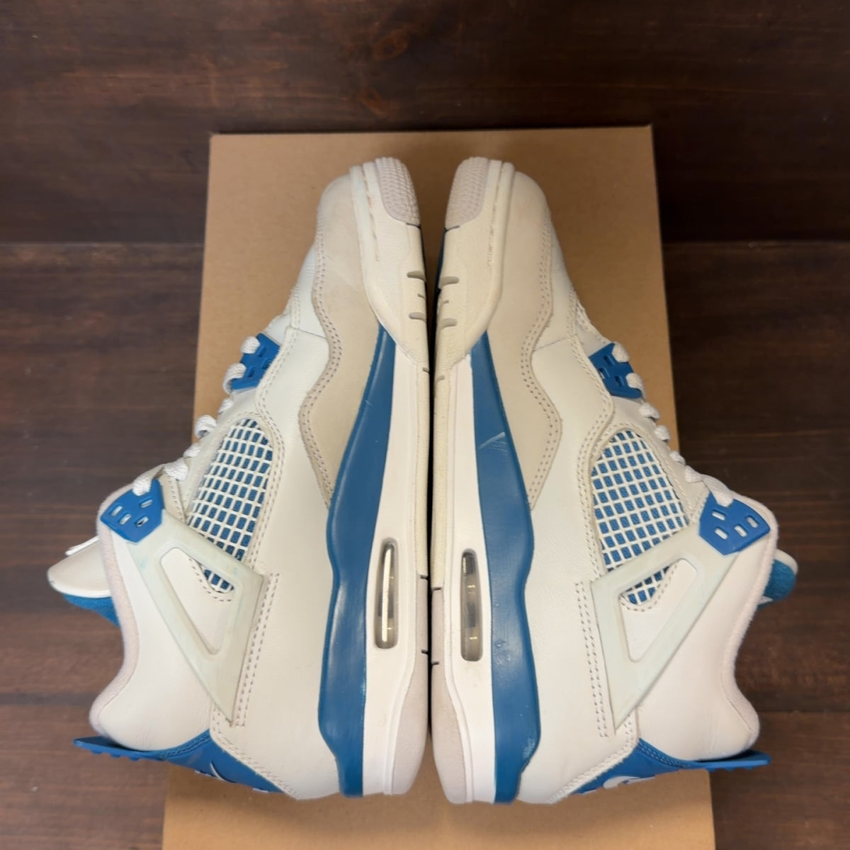Jordan 4 Retro Military Blue (2024) (GS) Size 5.5Y (Pre-Owned) - Image 5