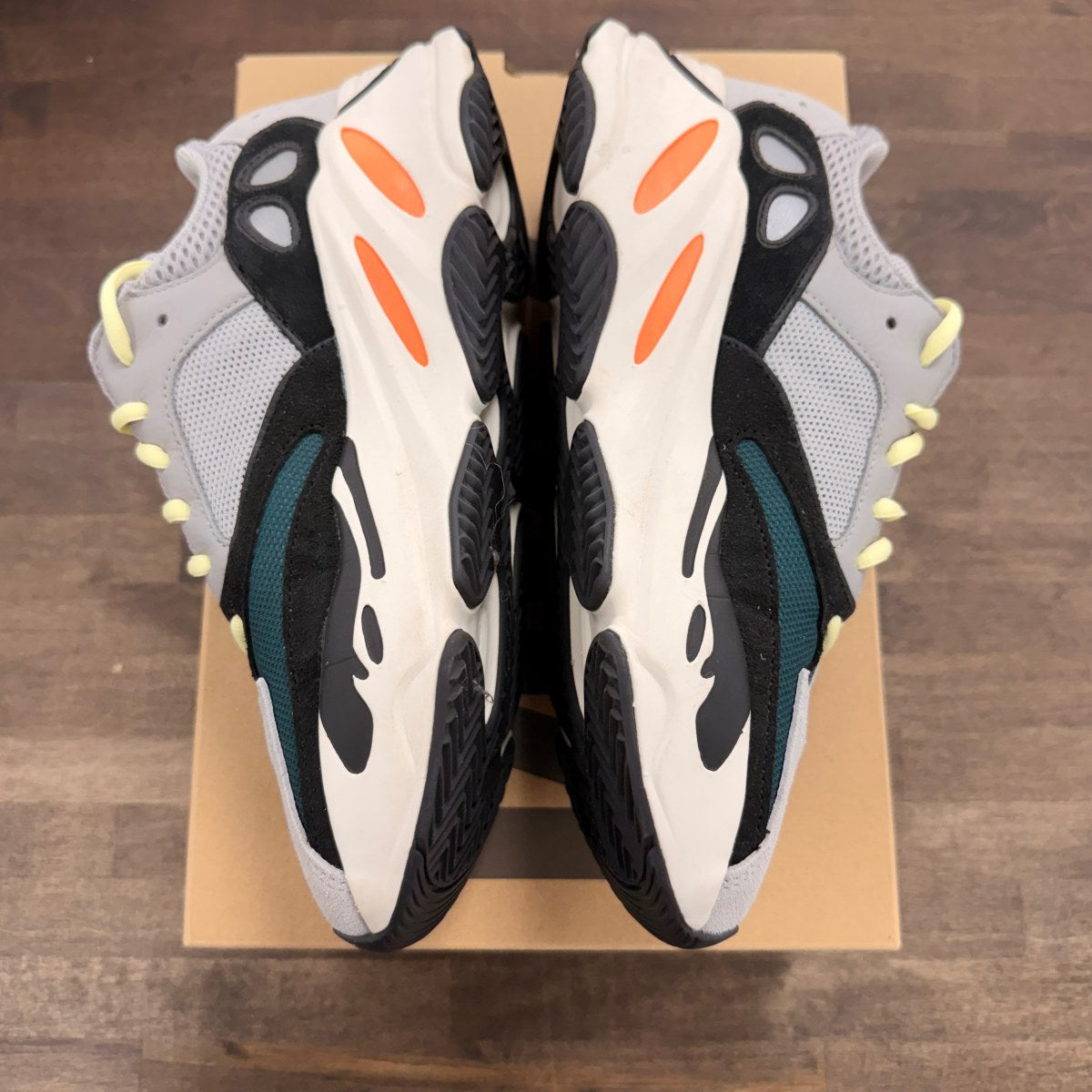 adidas Yeezy Boost 700 Wave Runner Size 8.5 (Pre-Owned) - Image 3