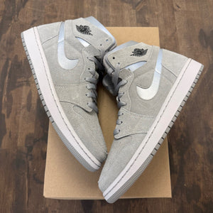 Jordan 1 Zoom CMFT Metallic Silver (Women's) Size 10.5W (Pre-Owned) - Image 1